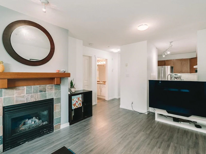 303 - 18 Smokey Smith Place, New Westminster BC V3L 5V3