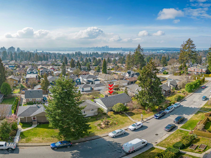 245 W 27th Street, North Vancouver BC V7N 2H3