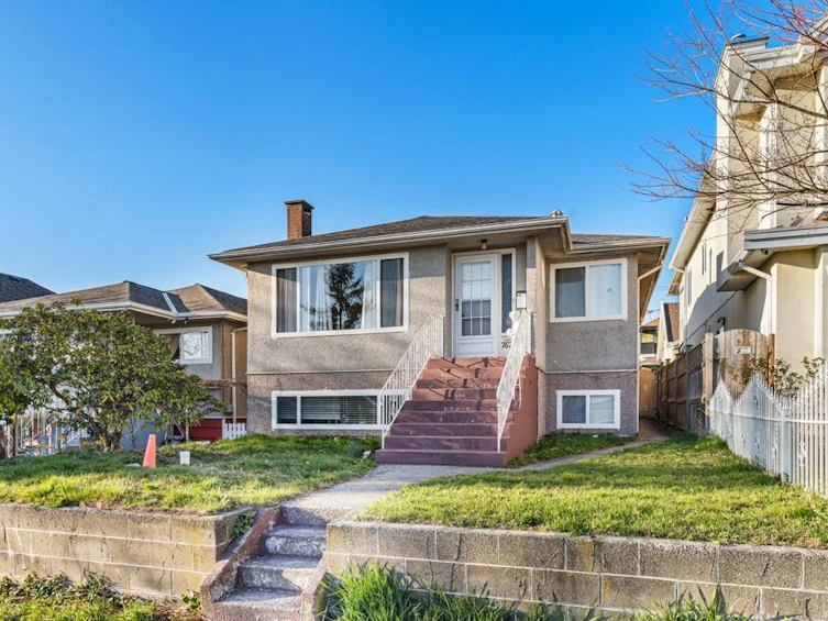 767 E 60th Avenue, Vancouver, BC, V5X 2A5