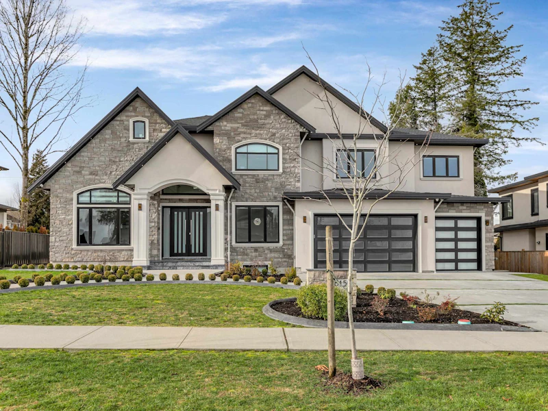 6151 152a Street, Surrey BC