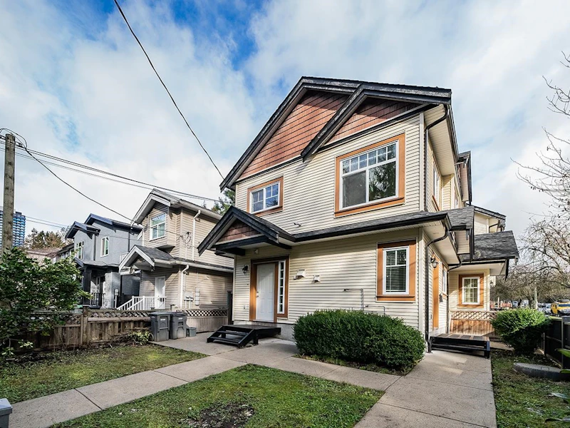 5295 Hoy Street, Vancouver BC V5R 4N9