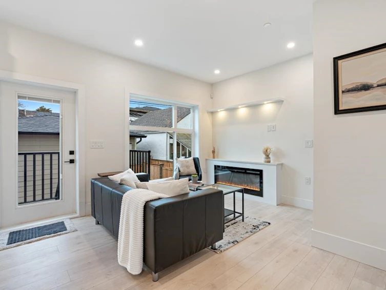 1253 E 41st Avenue, Vancouver, BC, V5W 1R4