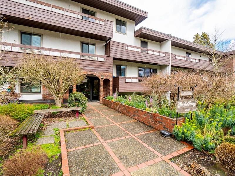 303 - 2025 W 2nd Avenue, Vancouver BC V6J 1J6