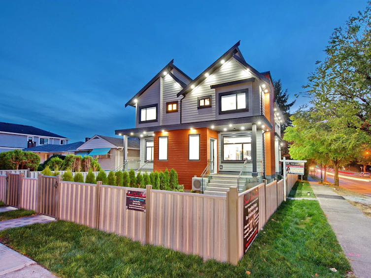 3390 E 49th Avenue, Vancouver, BC, V5S 1L8