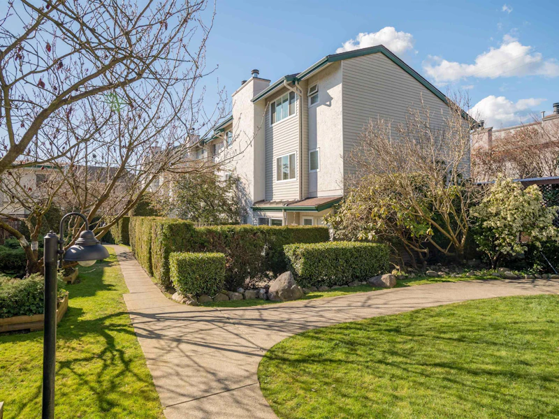6 - 230 W 13th Street, North Vancouver BC V7M 1N7