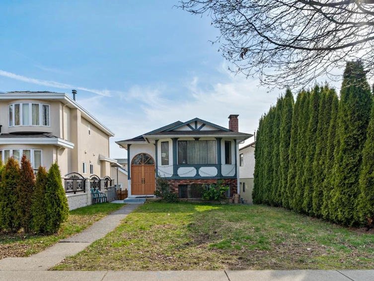 328 E 49th Avenue, Vancouver, BC, V5W 2G6