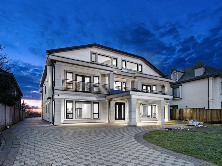 6231 No. 6 Road, Richmond, BC, V6W 1C7