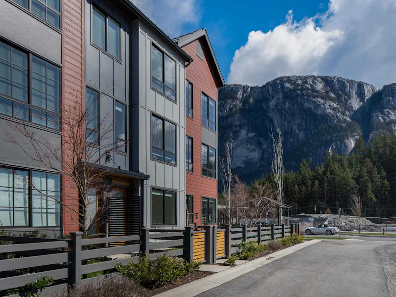 37983 Helm Way, Squamish BC