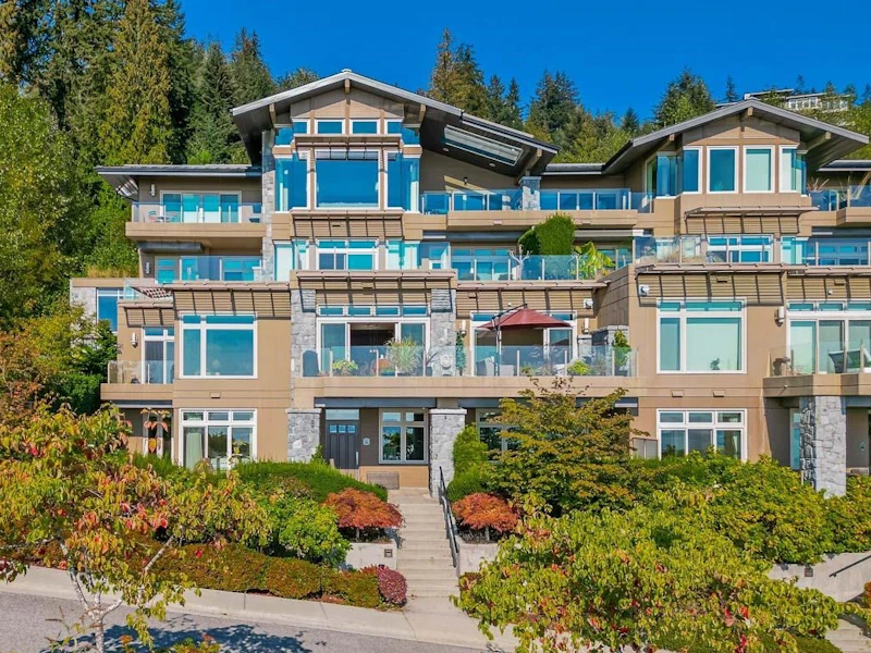 101 - 2575 Garden Court, West Vancouver BC V7S 0A2