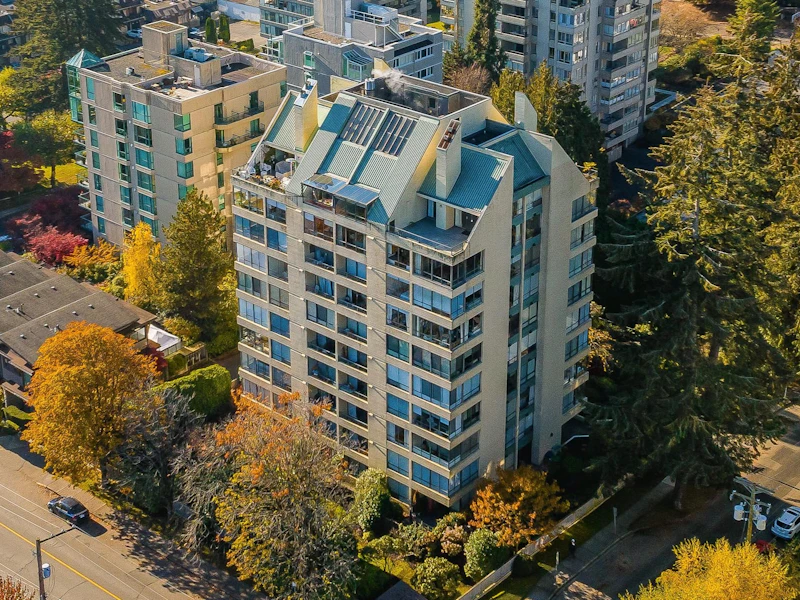 902 - 1412 Esquimalt Avenue, West Vancouver BC V7T 1K7