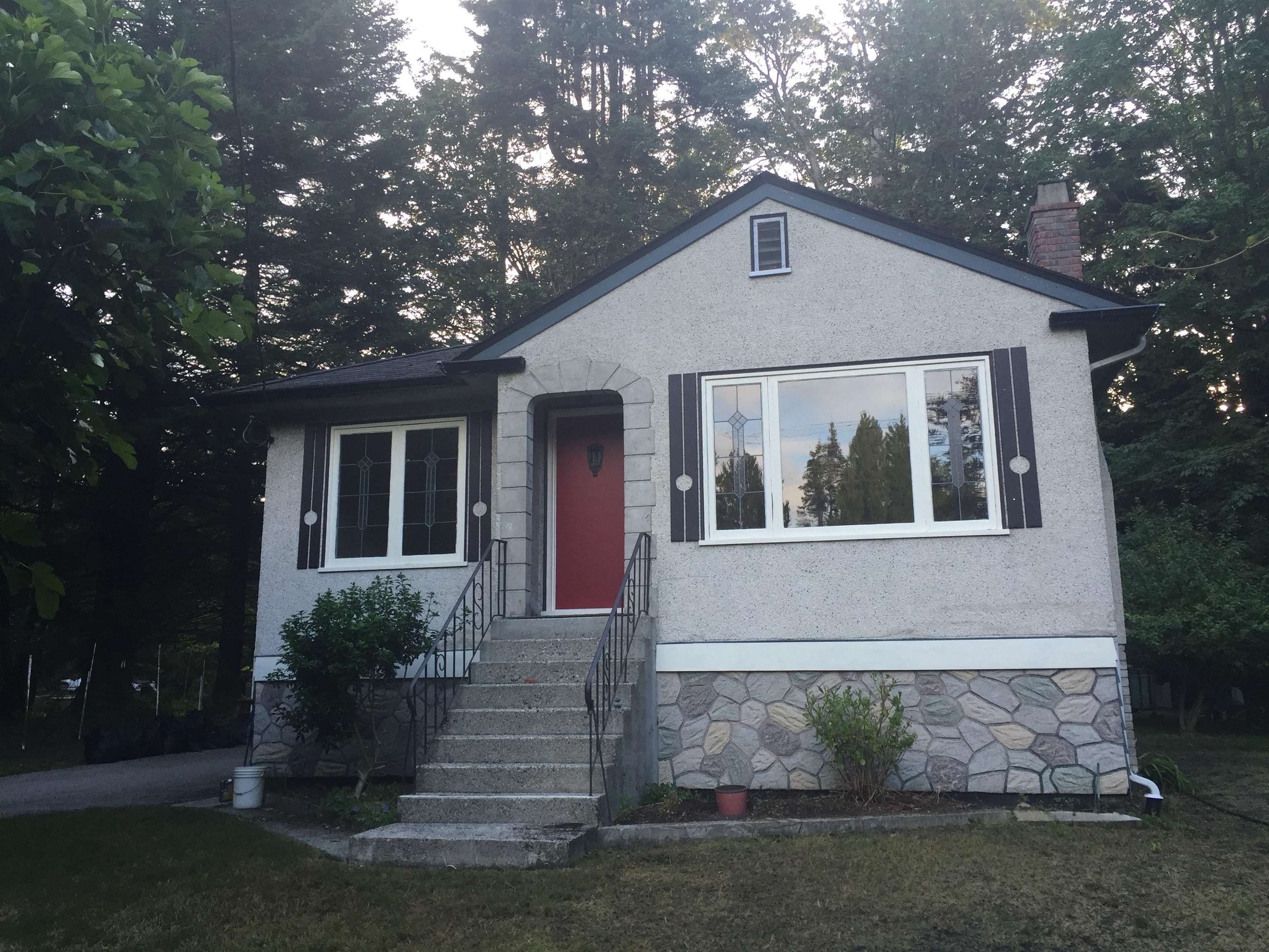 8116 Redrooffs Road, Halfmoon Bay, BC, V7Z 1C7