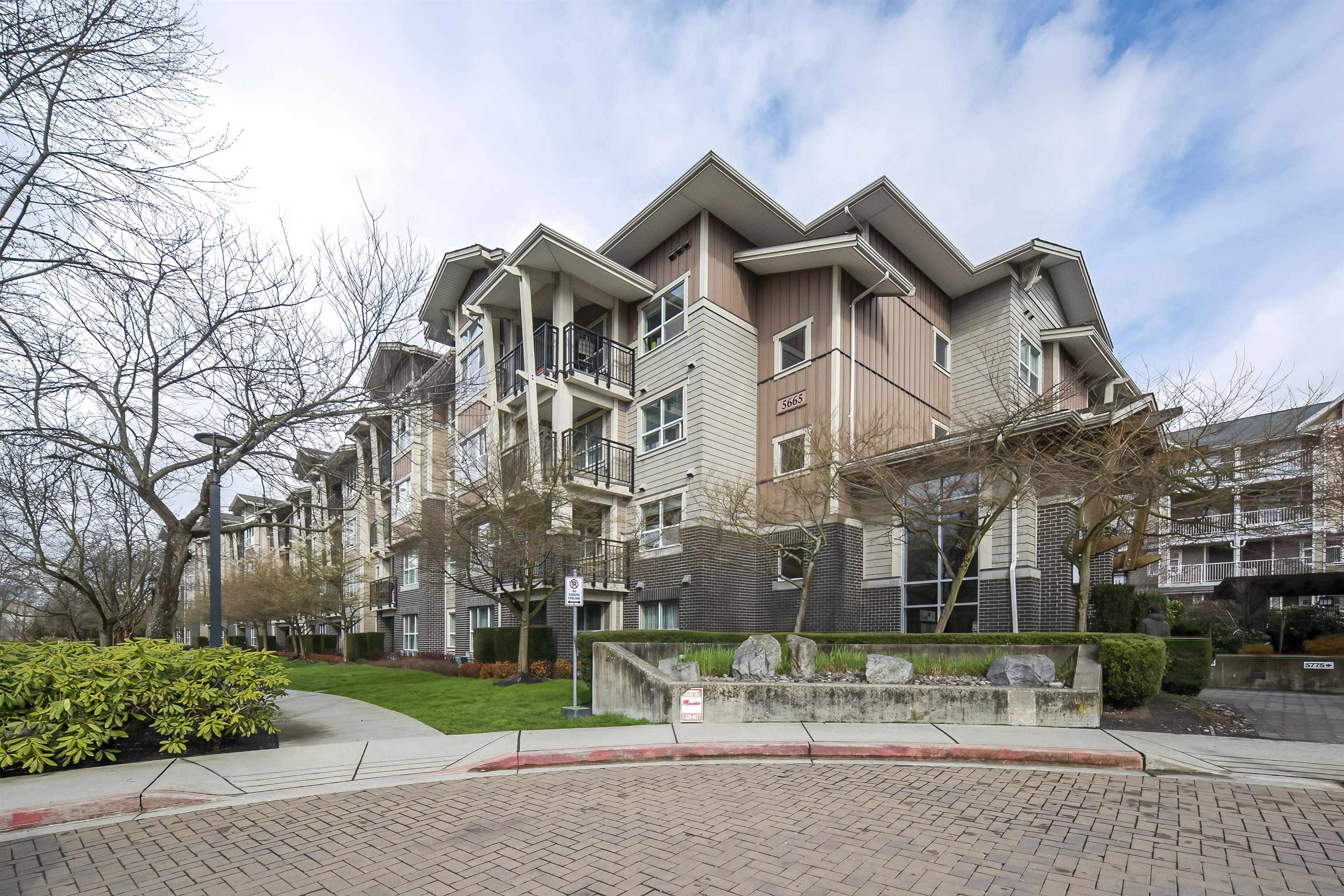 309-5665 Irmin Street, Burnaby, BC, V5J 0C4