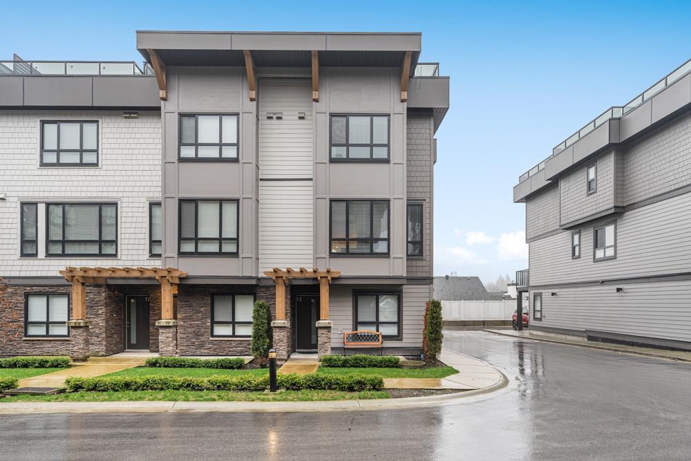 15-19670 55a Avenue, Langley, BC, V3A 0M1