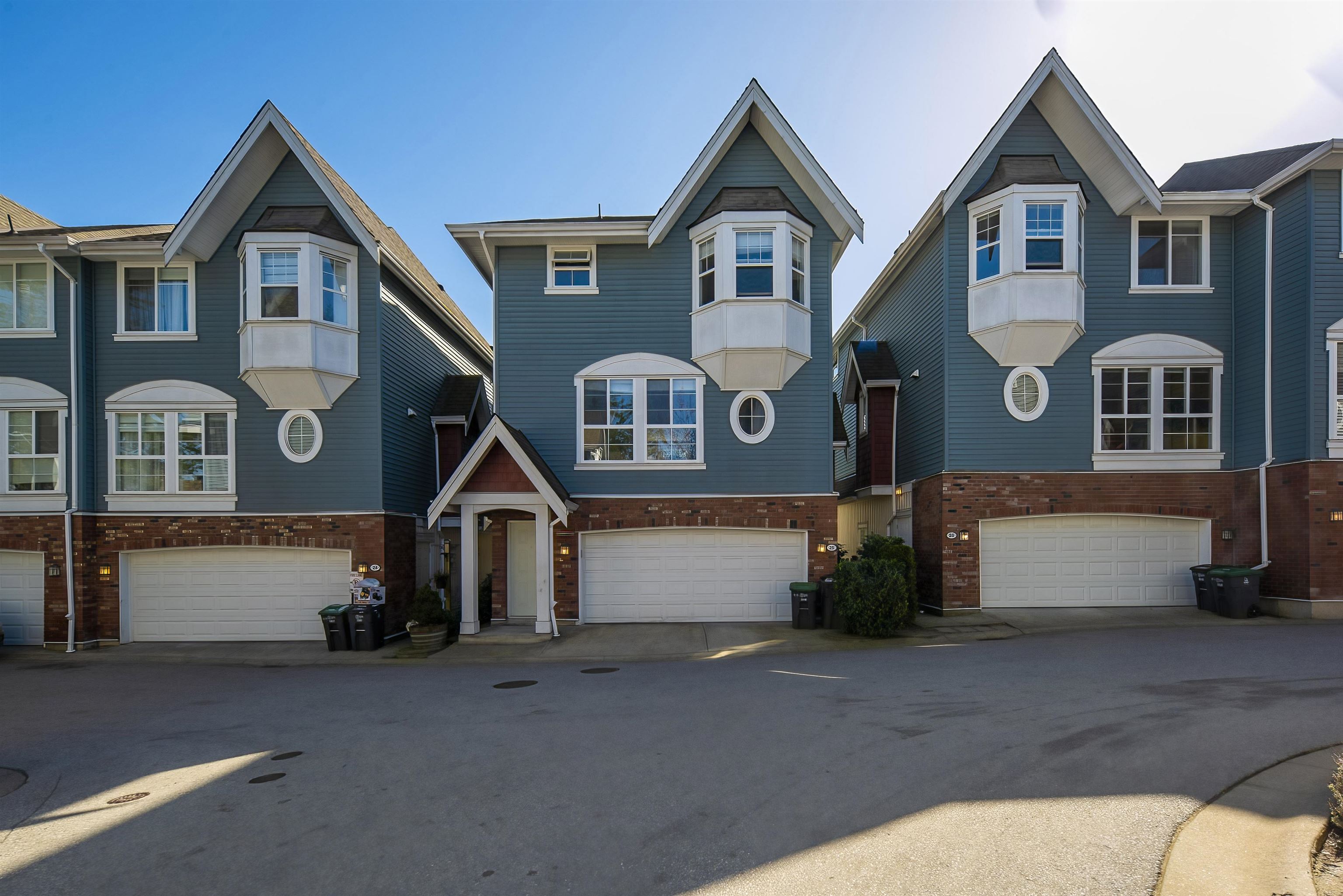 25-5889 152 Street, Surrey, BC, V3S 3K4