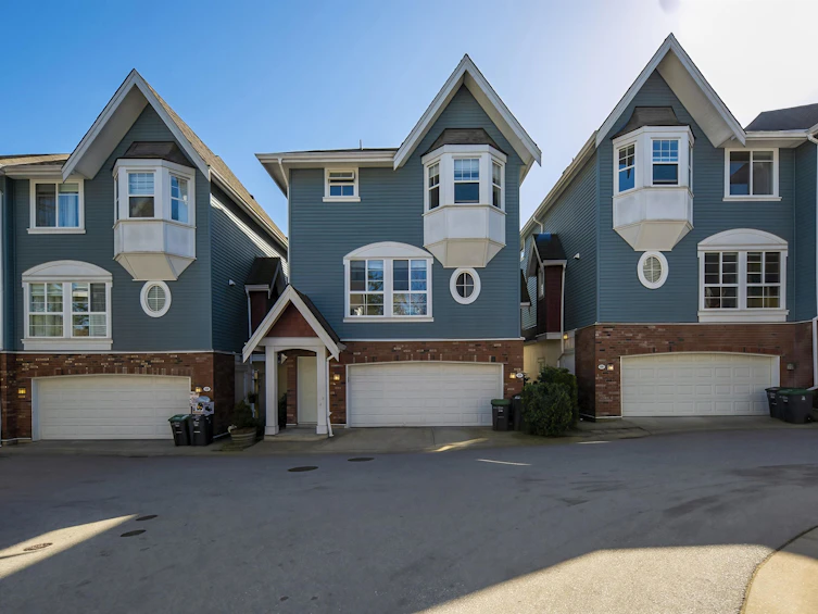25-5889 152 Street, Surrey, BC, V3S 3K4
