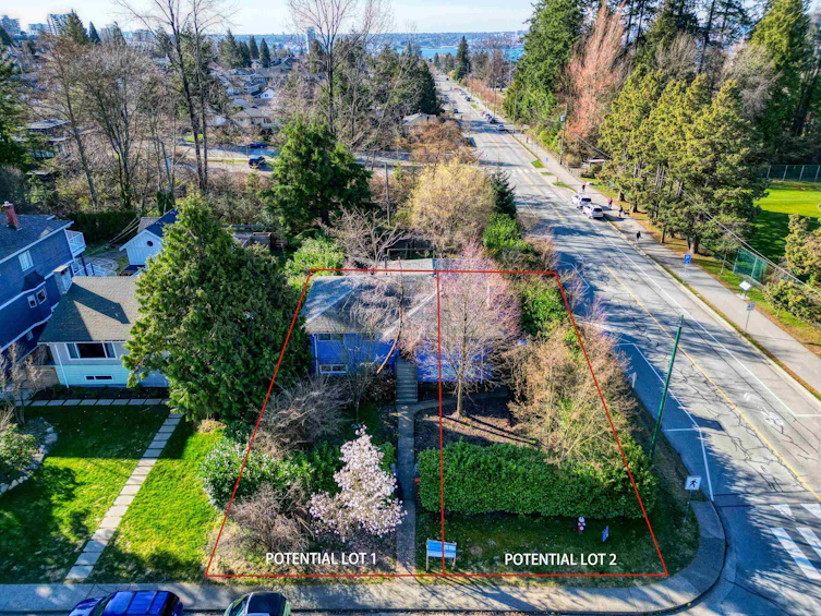 365 W 19th Street, North Vancouver, BC, V7M 1X7