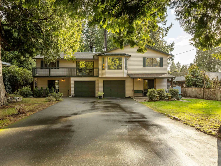 12586 22nd Avenue, Surrey, BC, V4A 2B7