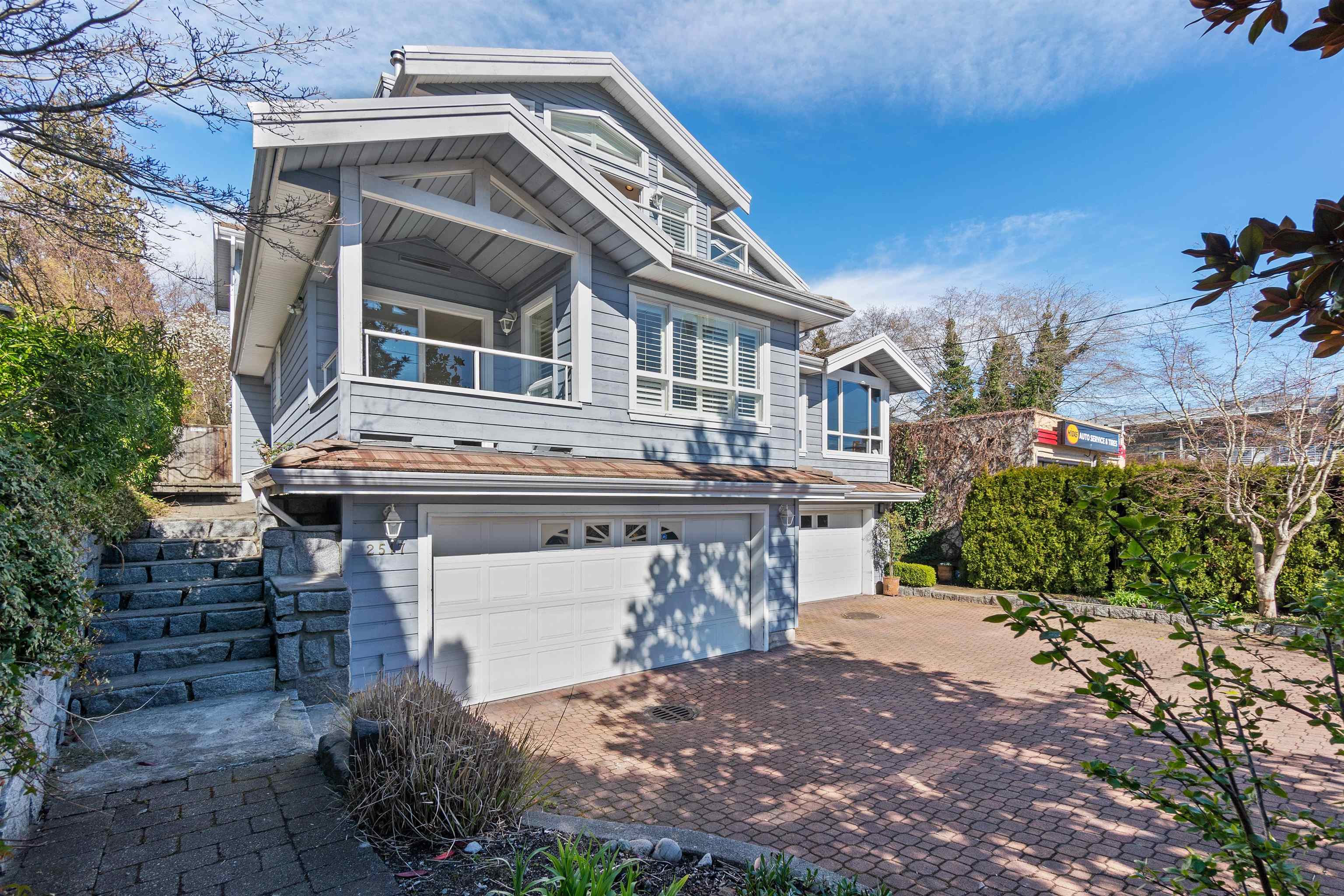 2517 Marine Drive, West Vancouver, BC, V7V 1L5
