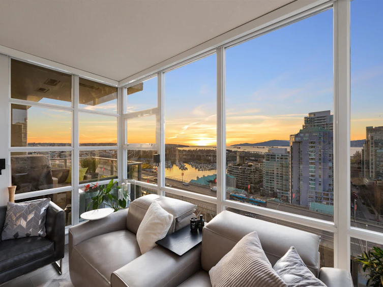 2205-638 Beach Crescent, Vancouver, BC, V6Z 3H4