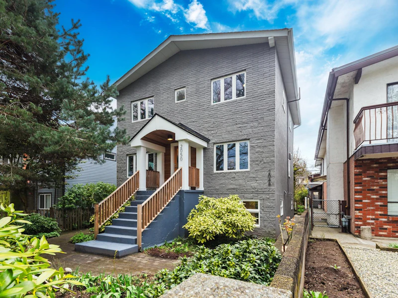 2050 Adanac Street, Vancouver BC V5L 2E6