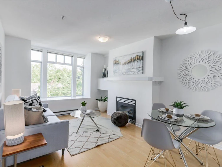 301-3727 W 10 Avenue, Vancouver, BC, V6R 2G5