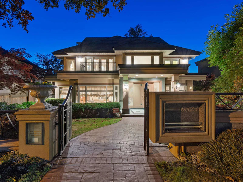 6823 Marguerite Street, Vancouver BC V6P 5G1