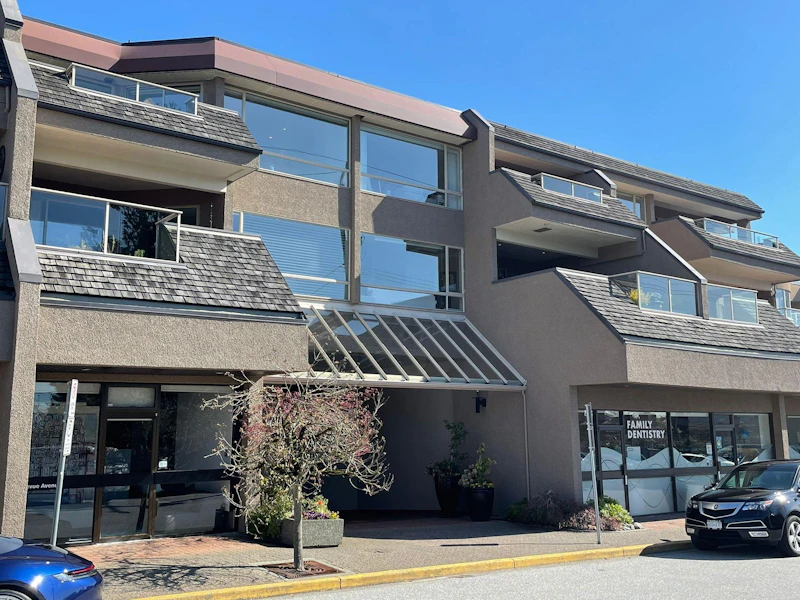 201 - 2471 Bellevue Avenue, West Vancouver BC V7V 1E1