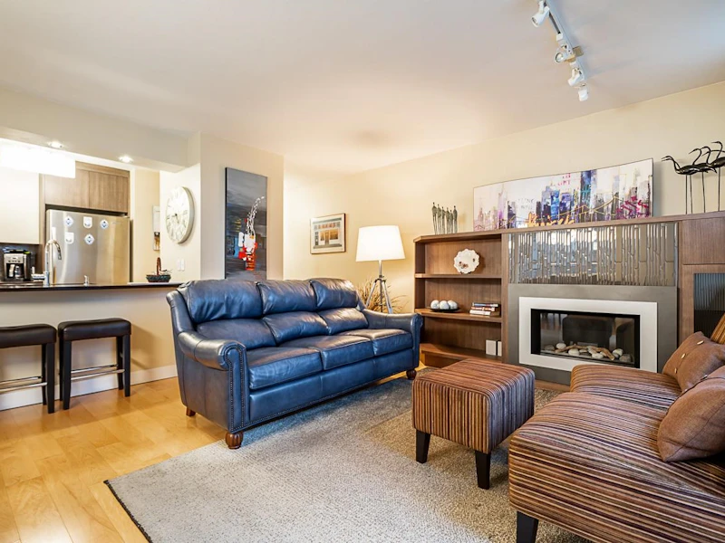 601 - 1330 Jervis Street, Vancouver BC V6E 2E3