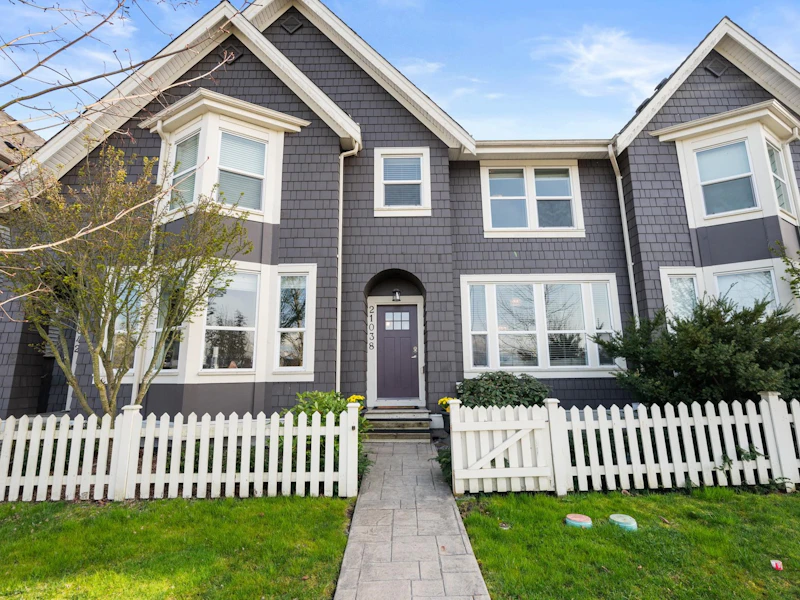 21038 77a Avenue, Langley BC V2Y 0L8