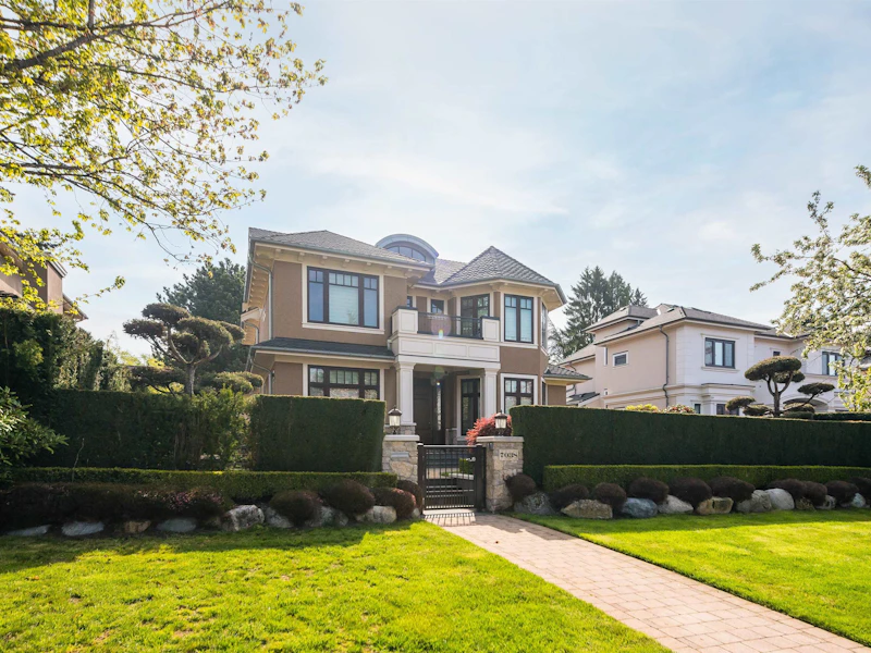 7038 Marguerite Street, Vancouver BC V6P 5G3