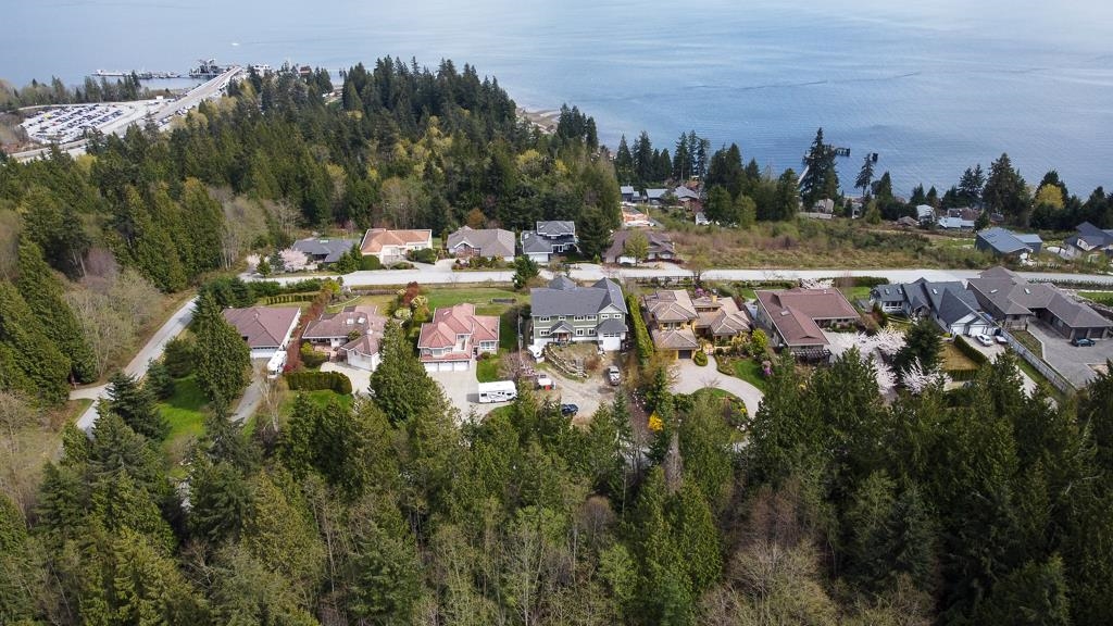 322 Parker Road, Gibsons, BC, V0N 1V1
