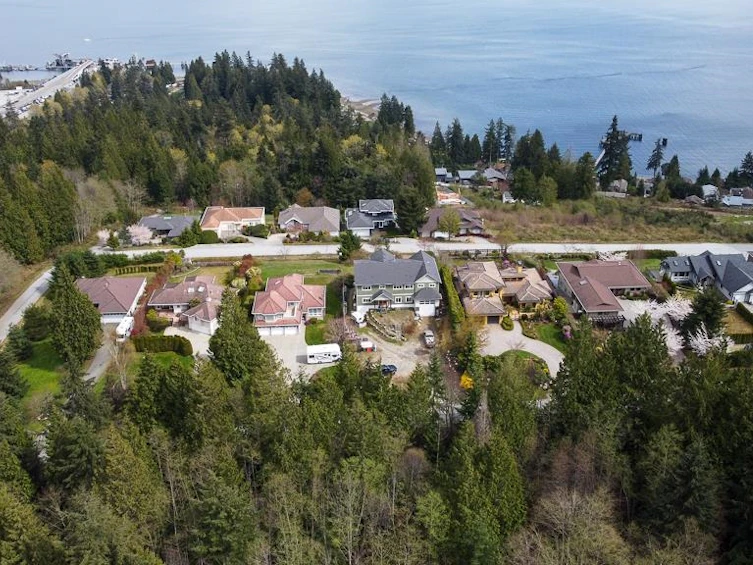 322 Parker Road, Gibsons, BC, V0N 1V1