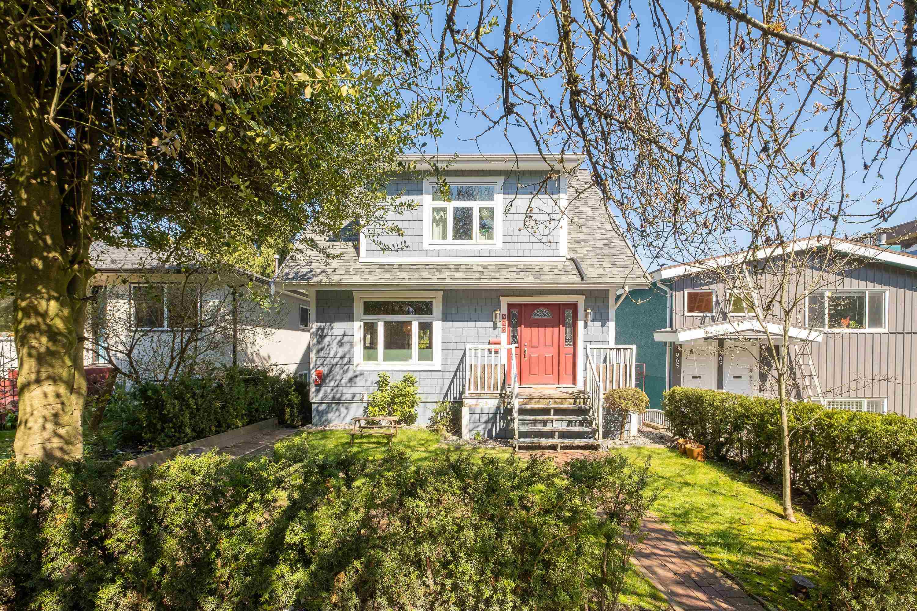 955 E 10th Avenue, Vancouver, BC, V5T 2B3
