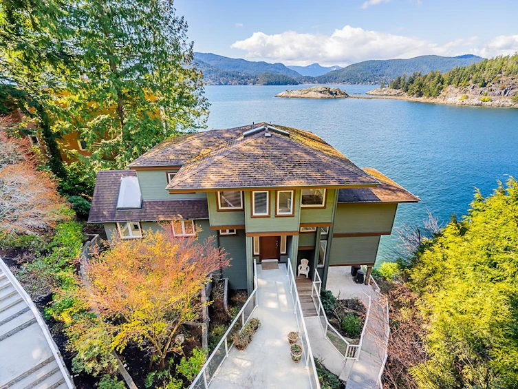 6275 Taylor Drive, West Vancouver, BC, V7W 1Y8