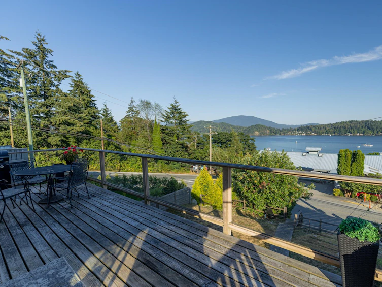 529 S Fletcher Road, Gibsons, BC, V0N 1V0