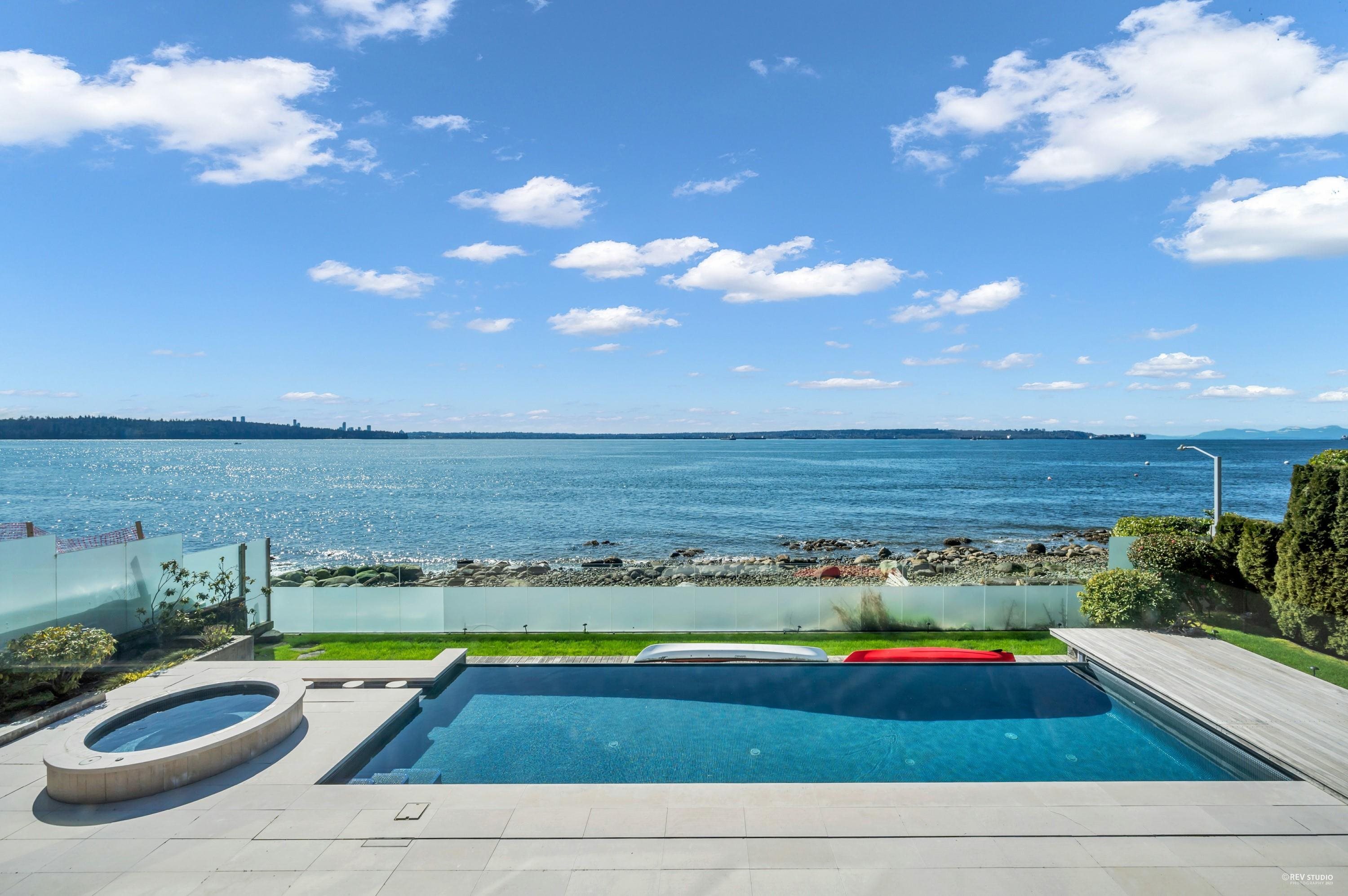 166 28th Street, West Vancouver, BC, V7V 4L5