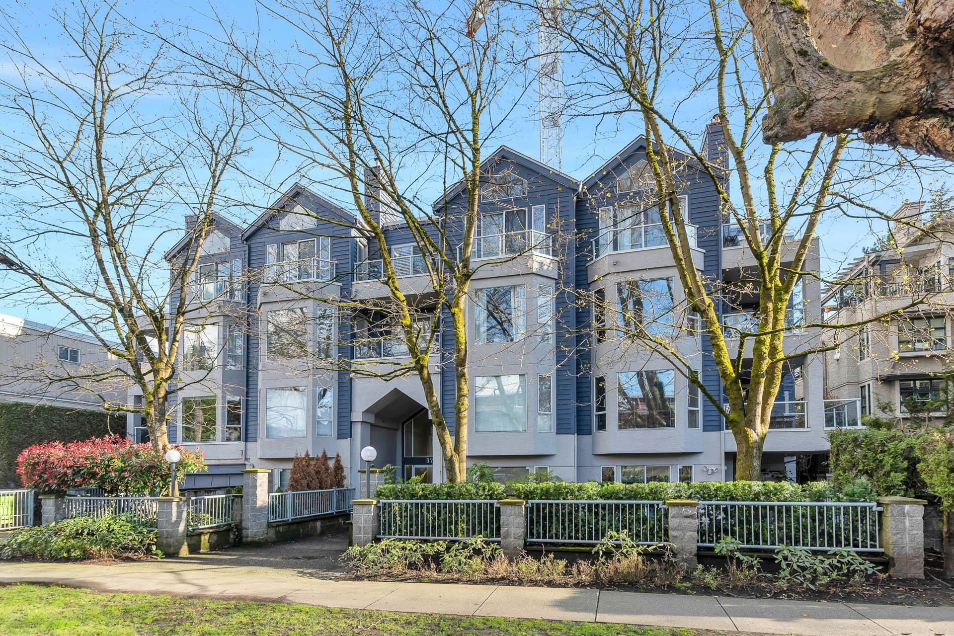 405-3720 W 8th Avenue, Vancouver, BC, V6R 1Z3