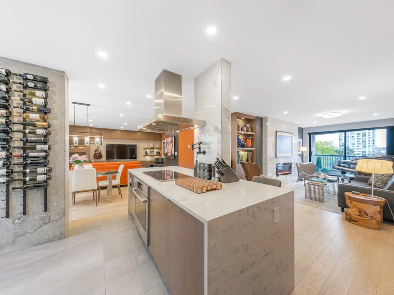 601 - 1226 Hamilton Street, Vancouver BC V6B 2S8