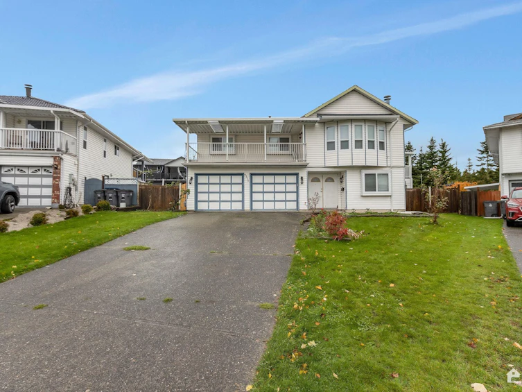 8275 132a Street, Surrey, BC, V3W 8Z5