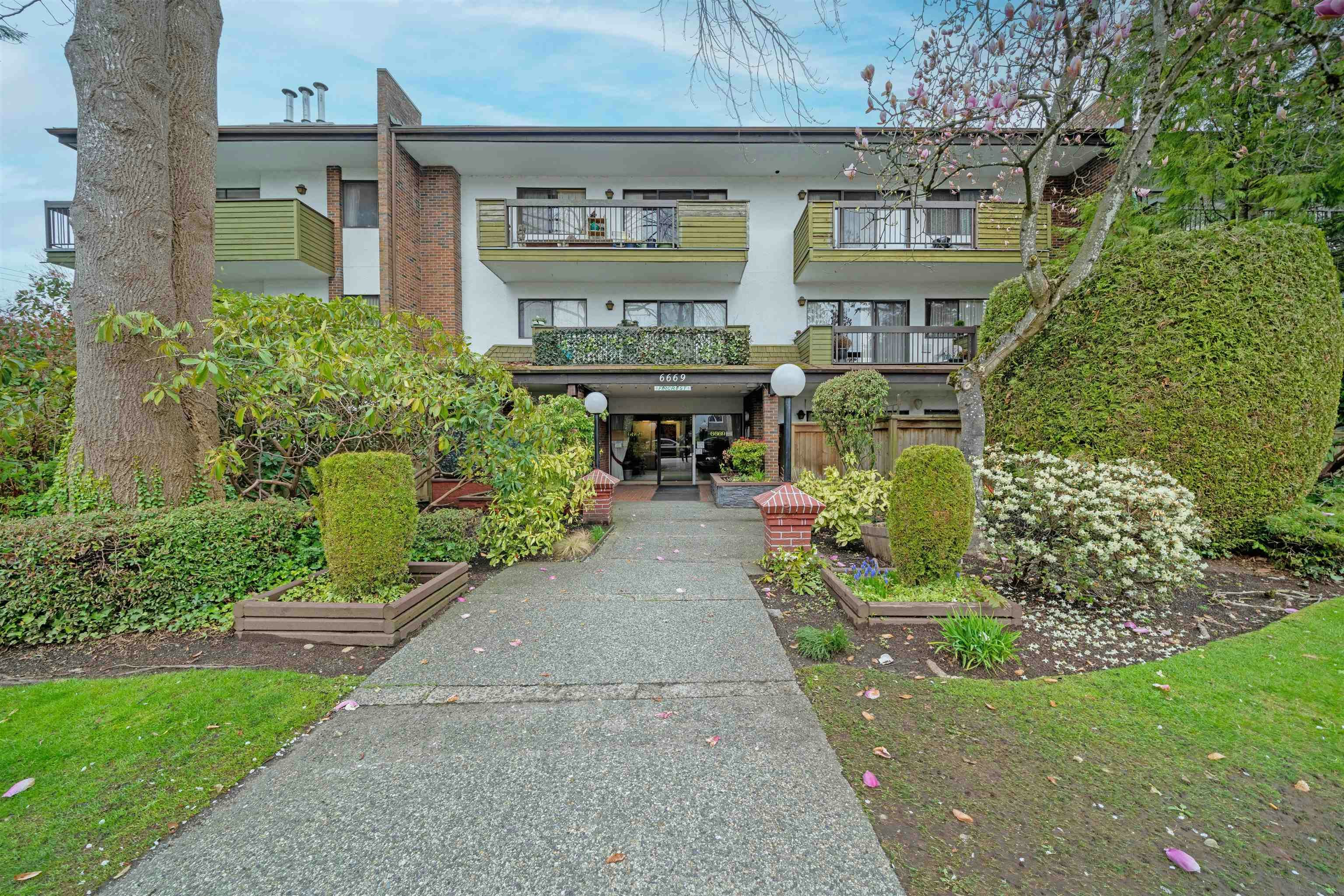 219-6669 Telford Avenue, Burnaby, BC, V5H 4A1