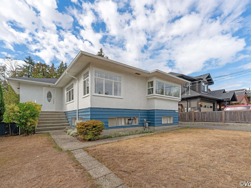 7691 Mcgregor Avenue, Burnaby BC V5J 4H4