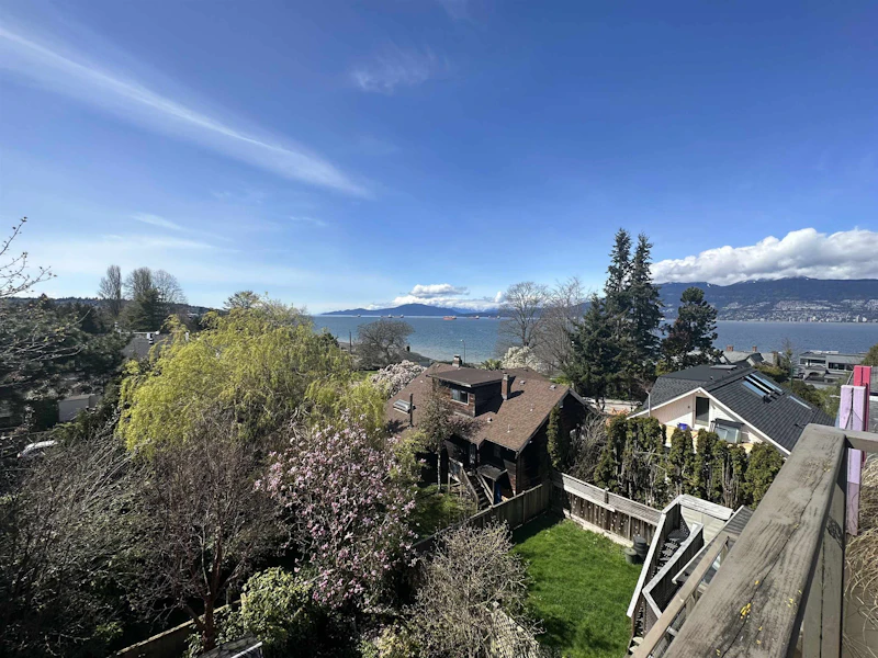1639 Stephens Street, Vancouver BC V6K 3V4