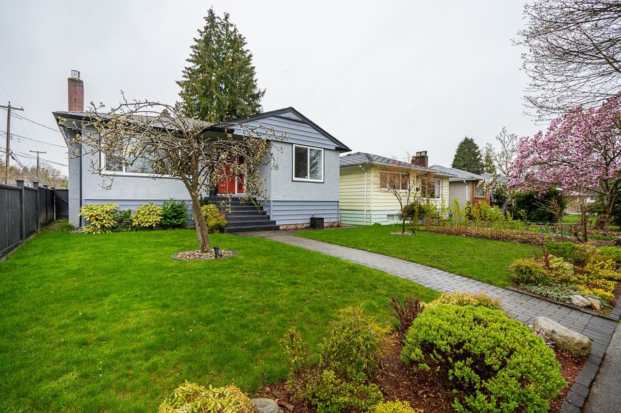 2590 E 15th Avenue, Vancouver, BC, V5M 2K1