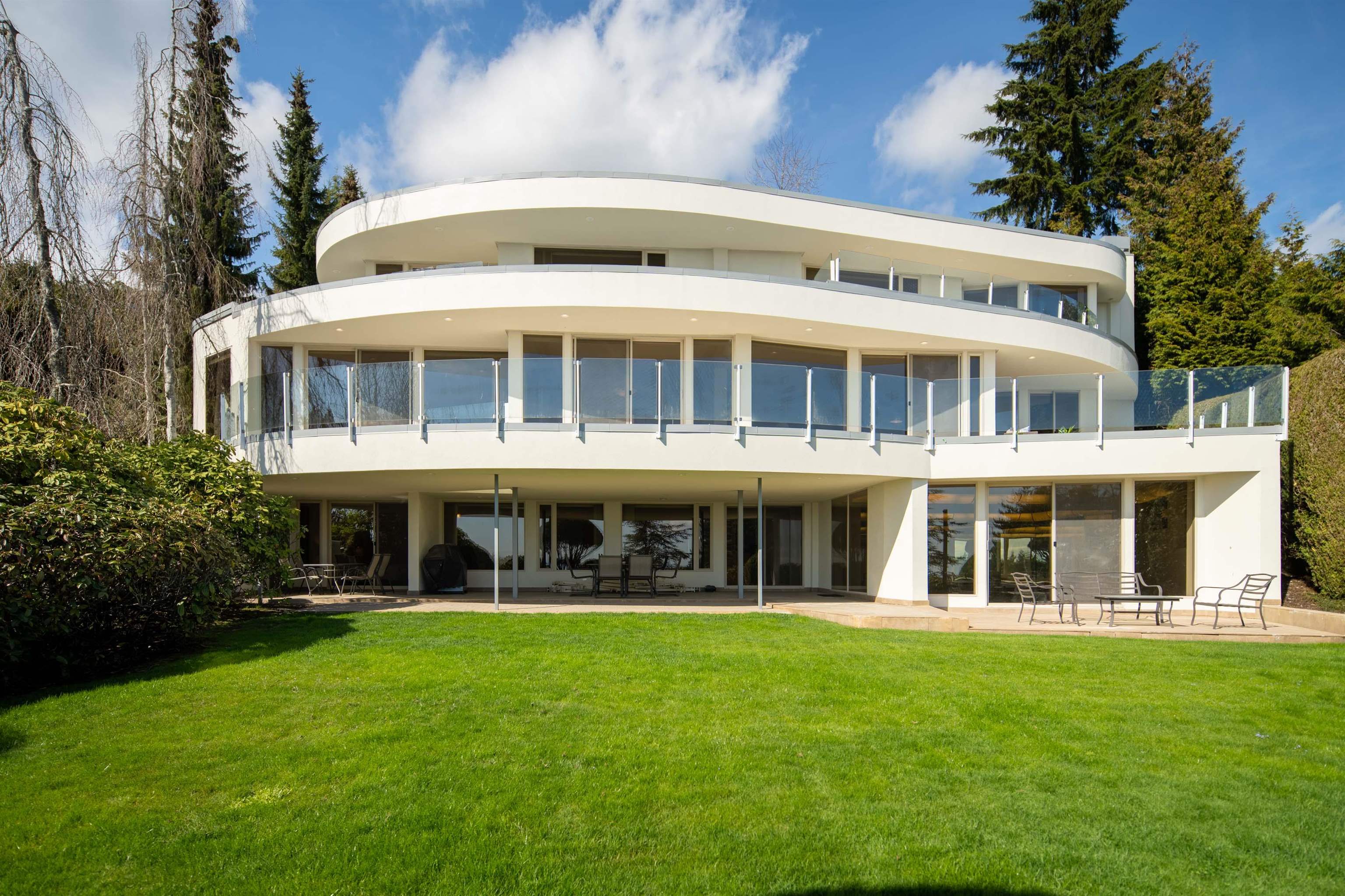 1407 Bramwell Road, West Vancouver, BC, V7S 2N8