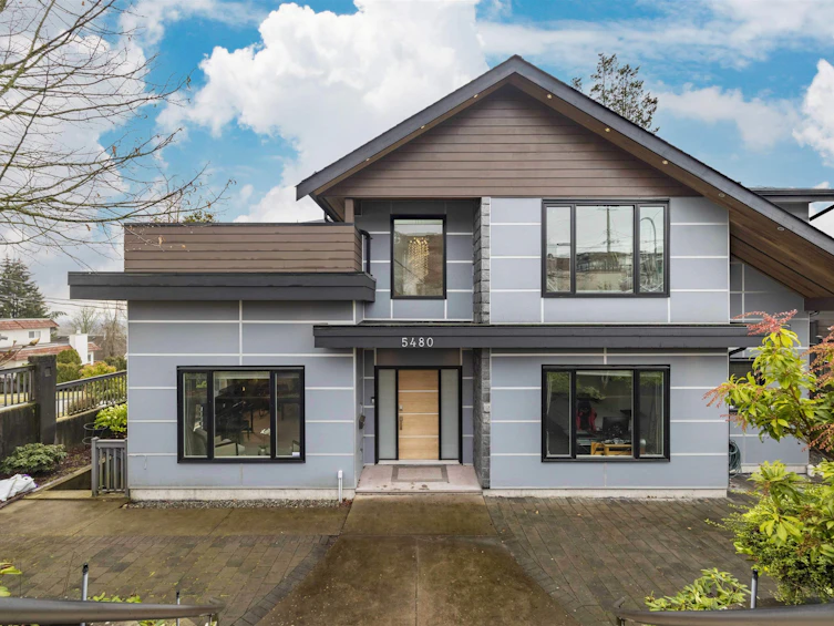 5480 Pandora Street, Burnaby, BC, V5B 1M1