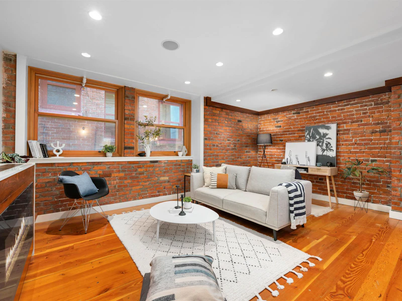 207 - 233 Abbott Street, Vancouver BC V6B 2K7