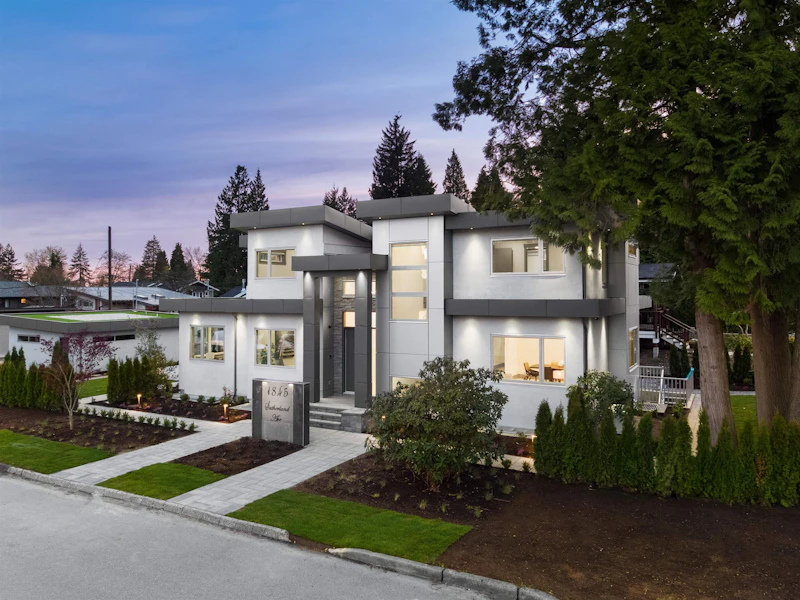 1845 Sutherland Avenue, North Vancouver BC V7L 4C3