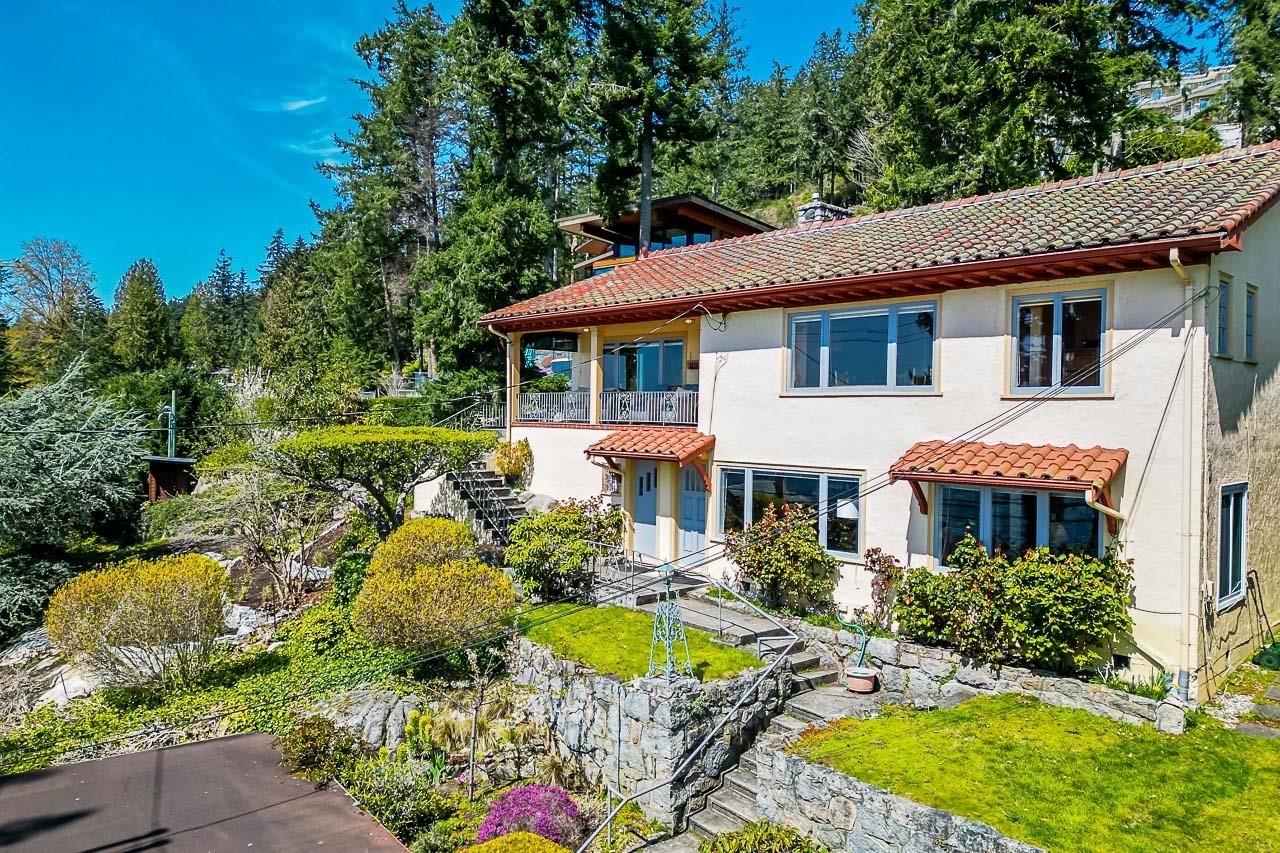 3741 Marine Drive, West Vancouver, BC, V7V 1N3