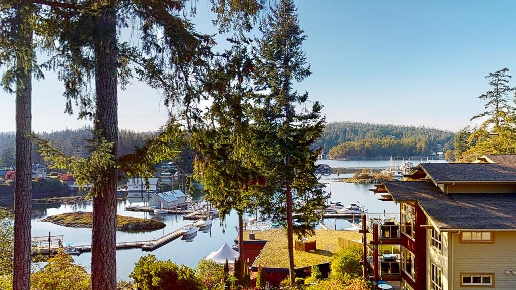 16D-12849 Lagoon Road, Pender Harbour Egmont, BC, V0N 2H0