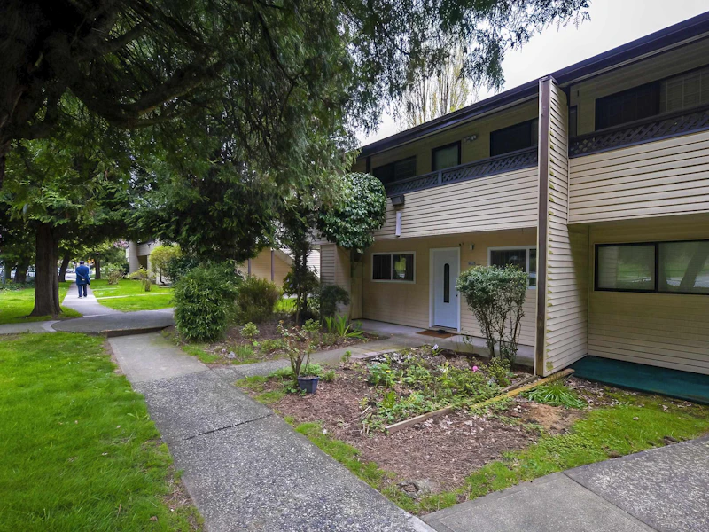 5634 Broadway Place, Burnaby BC V5B 2X7